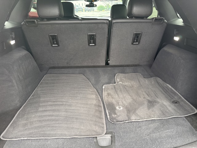 Vehicle image 26 of 31