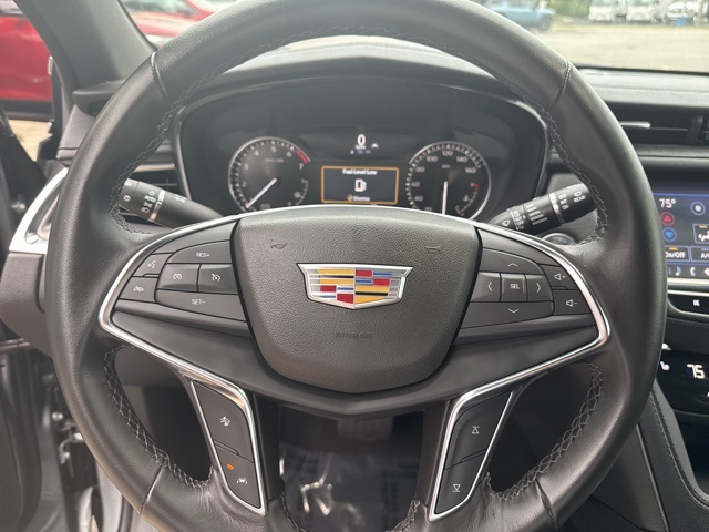 Vehicle image 15 of 31