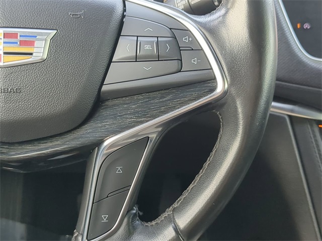 Vehicle image 28 of 33