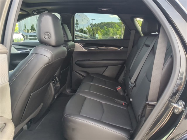 Vehicle image 13 of 33
