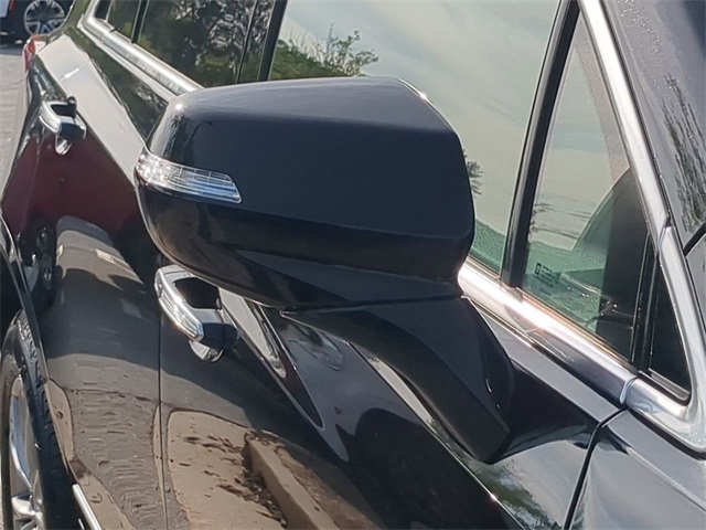 Vehicle image 11 of 33
