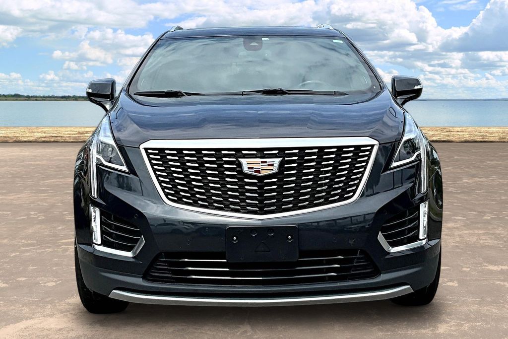 2023 Cadillac XT5 Premium Luxury Image 2 of 34