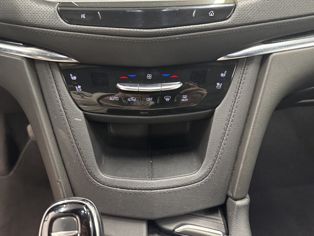 Vehicle image 12 of 20