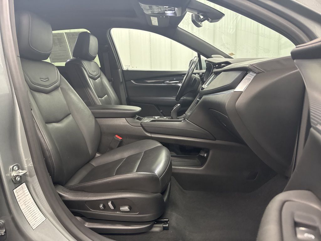 Vehicle image 18 of 20