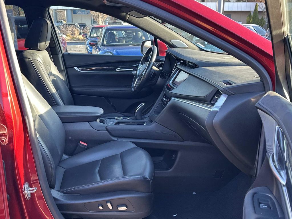 2023 Cadillac XT5 Premium Luxury Image 11 of 30