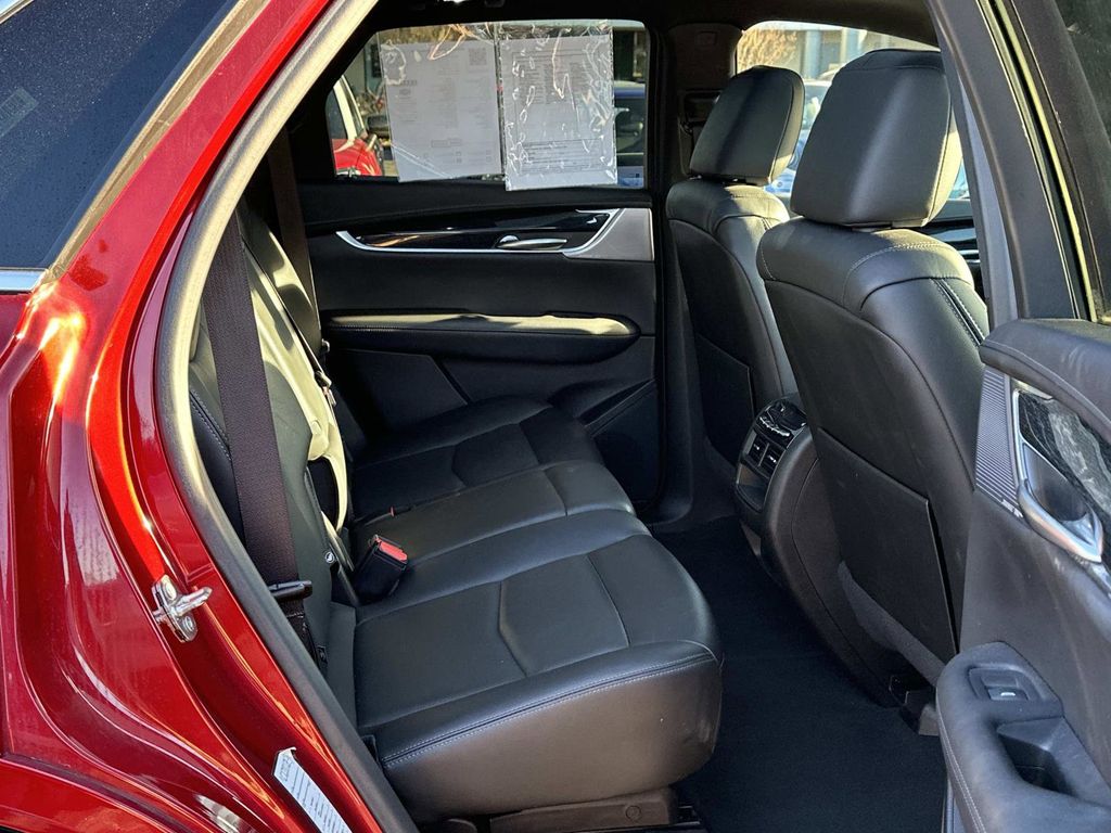 2023 Cadillac XT5 Premium Luxury Image 10 of 30