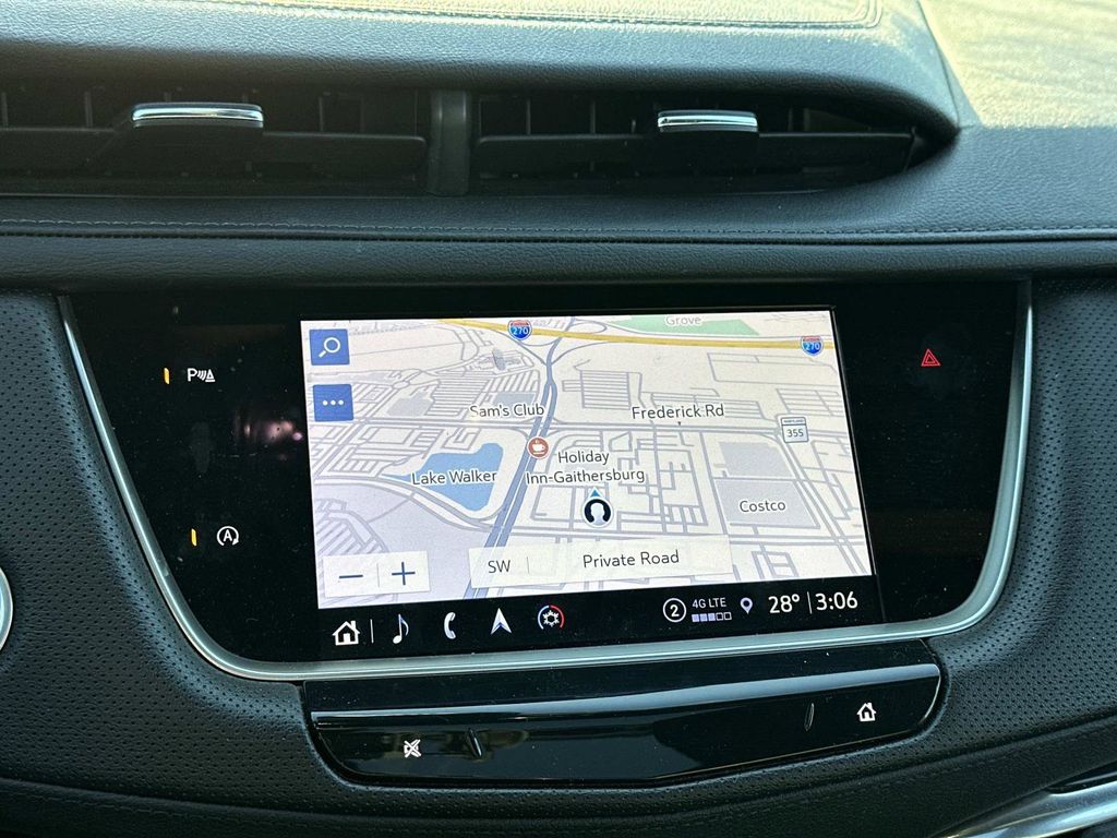 2023 Cadillac XT5 Premium Luxury Image 18 of 30