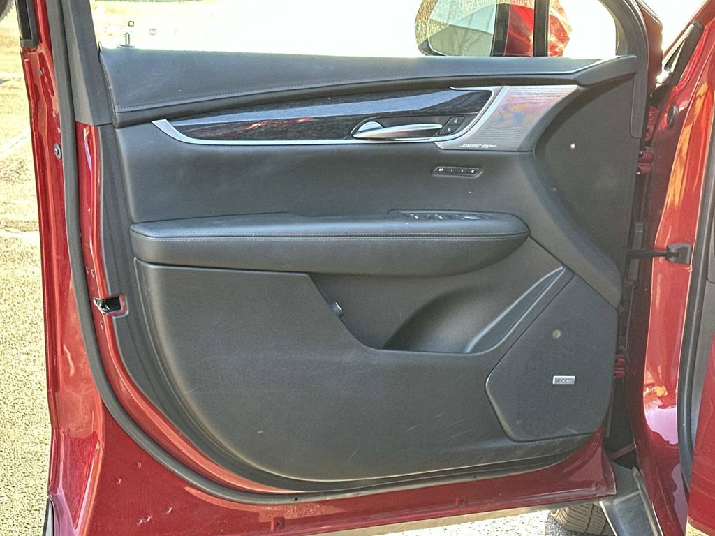 2023 Cadillac XT5 Premium Luxury Image 9 of 30