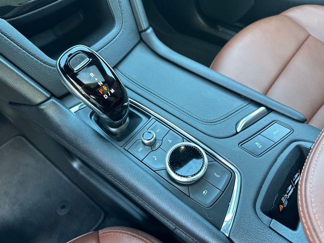 Vehicle image 20 of 30