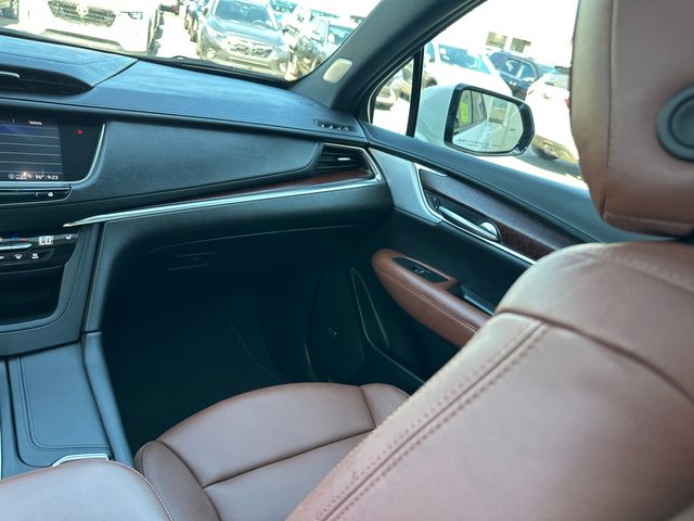 Vehicle image 24 of 30