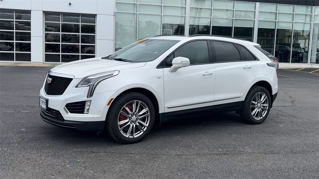 Vehicle image 2 of 33