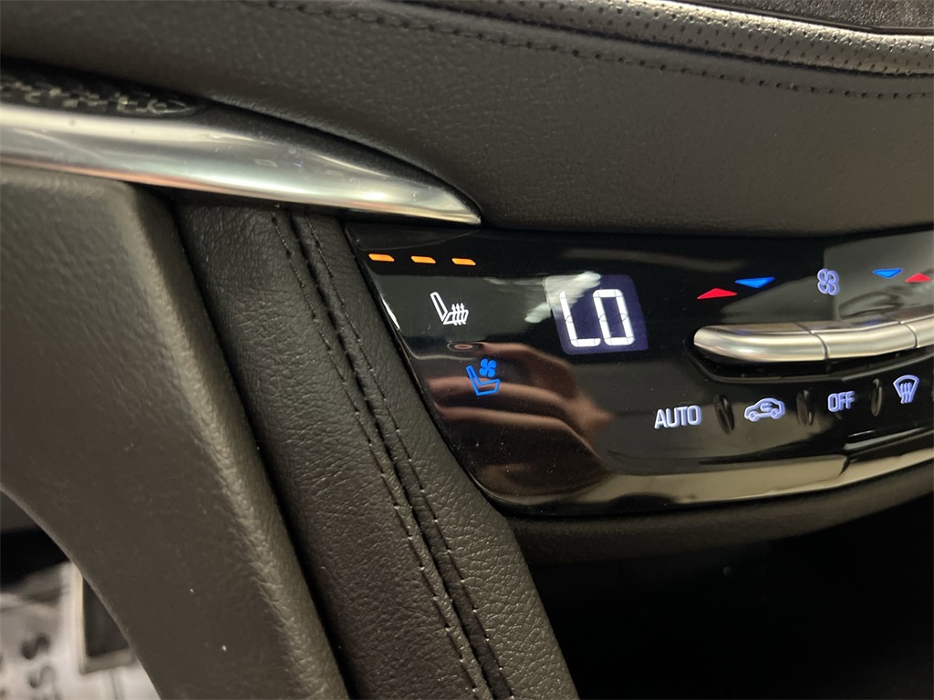 Vehicle image 27 of 33