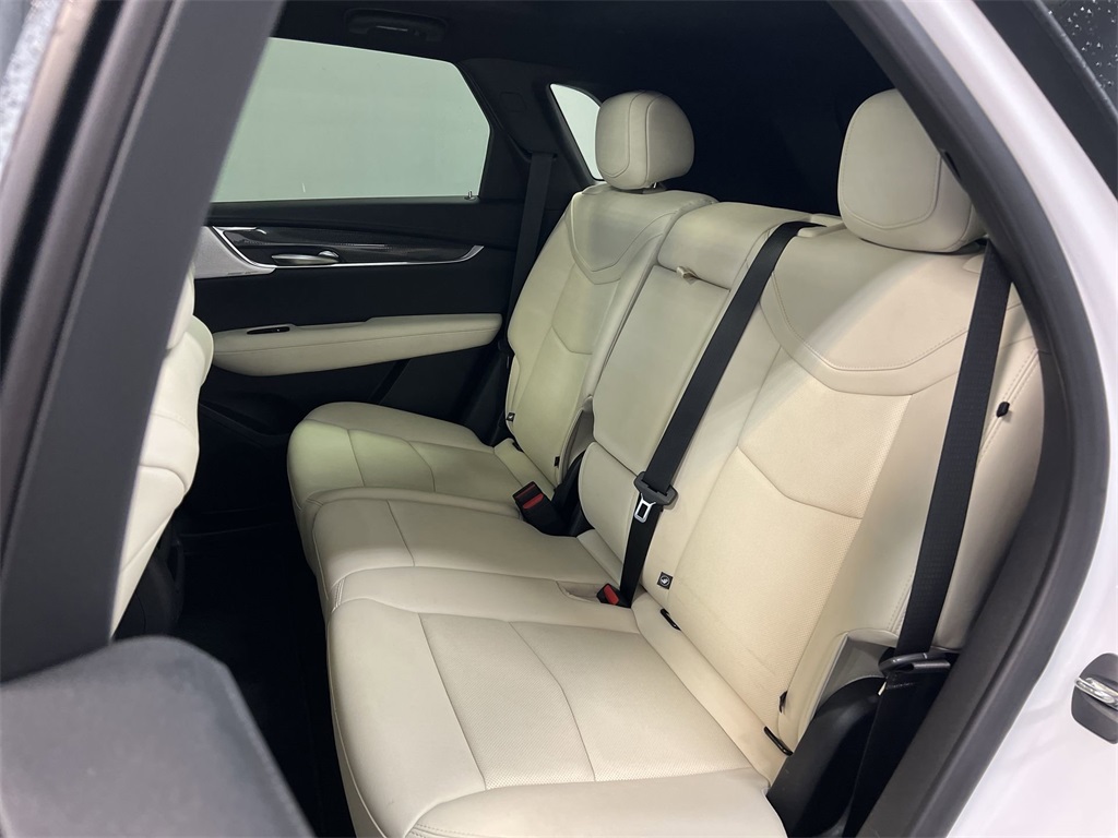 Vehicle image 13 of 33