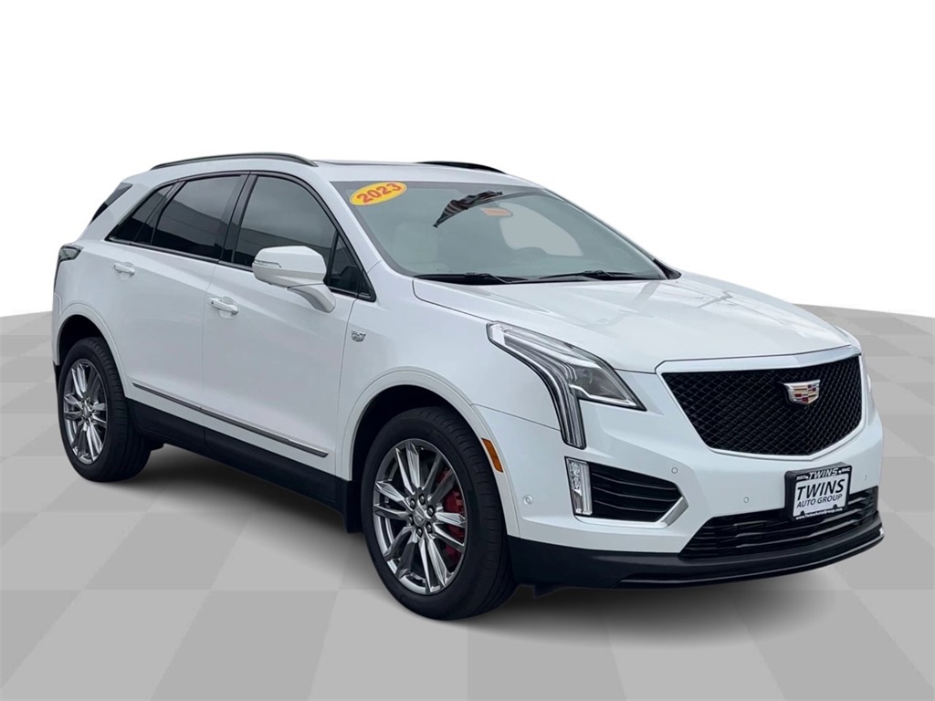 Vehicle image 4 of 33