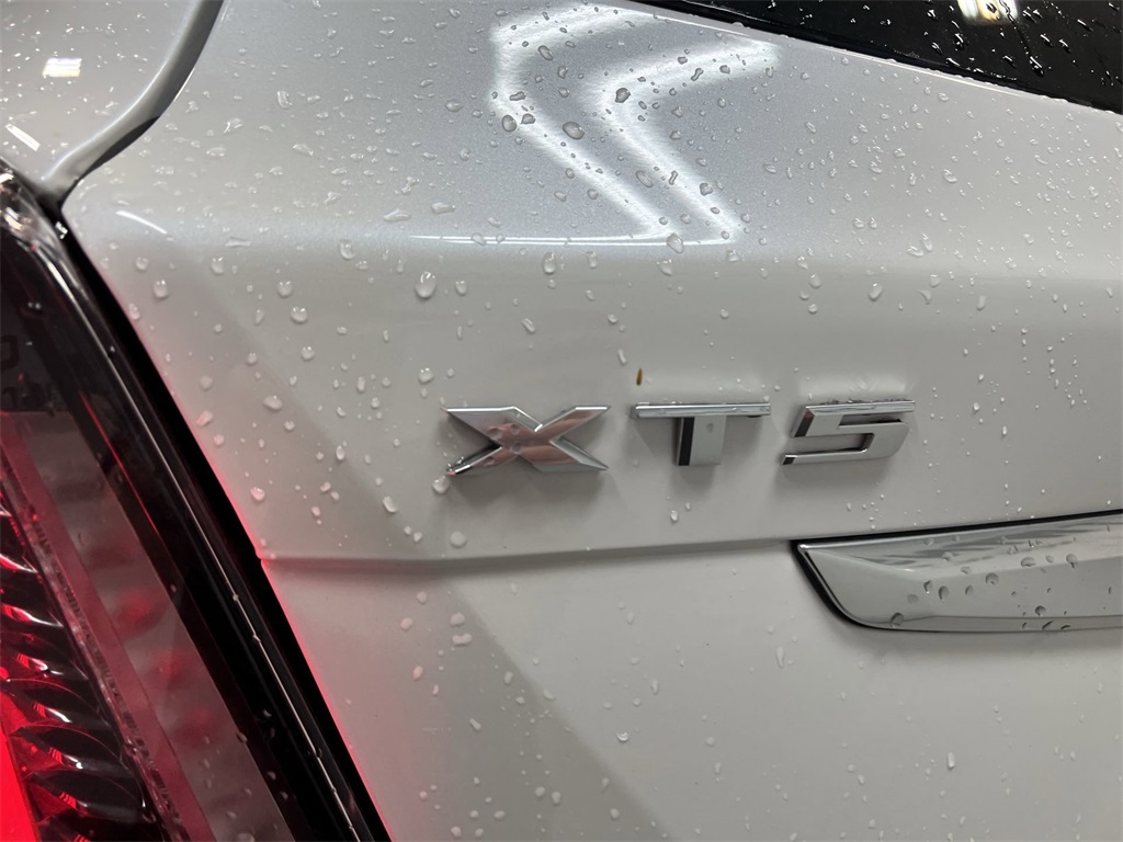 Vehicle image 29 of 33