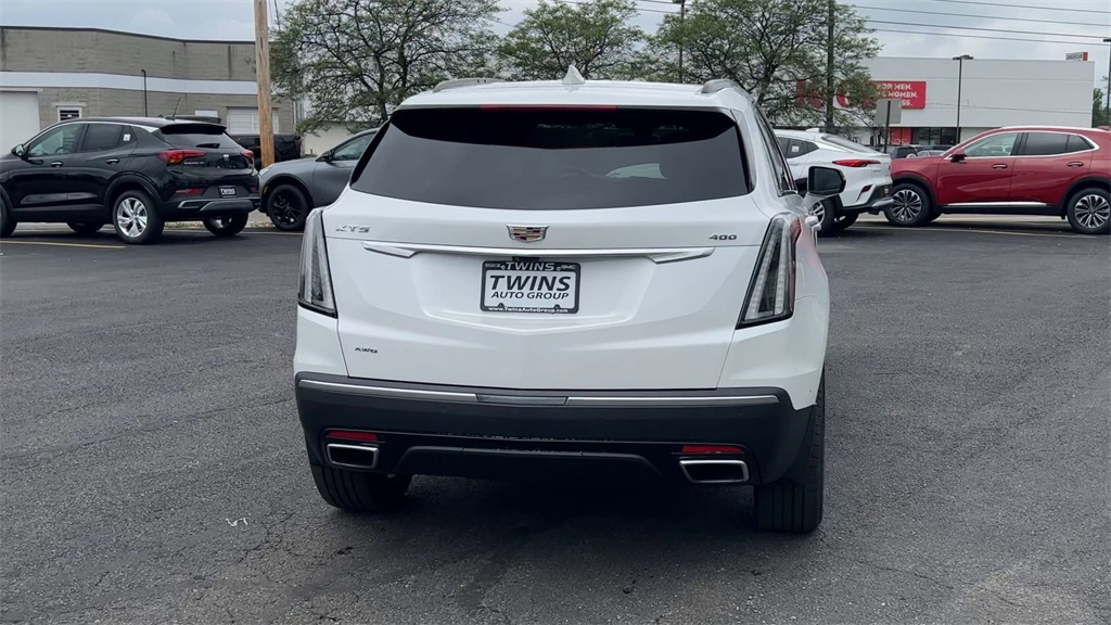 Vehicle image 7 of 33