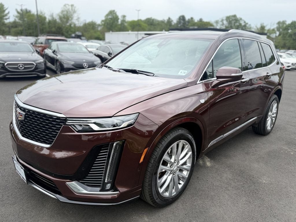 2023 Cadillac XT6 Premium Luxury Image 1 of 33