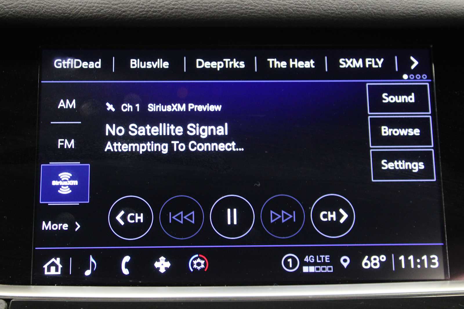 Vehicle image 32 of 46