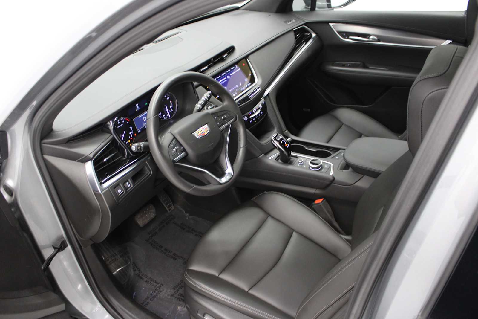 Vehicle image 18 of 46