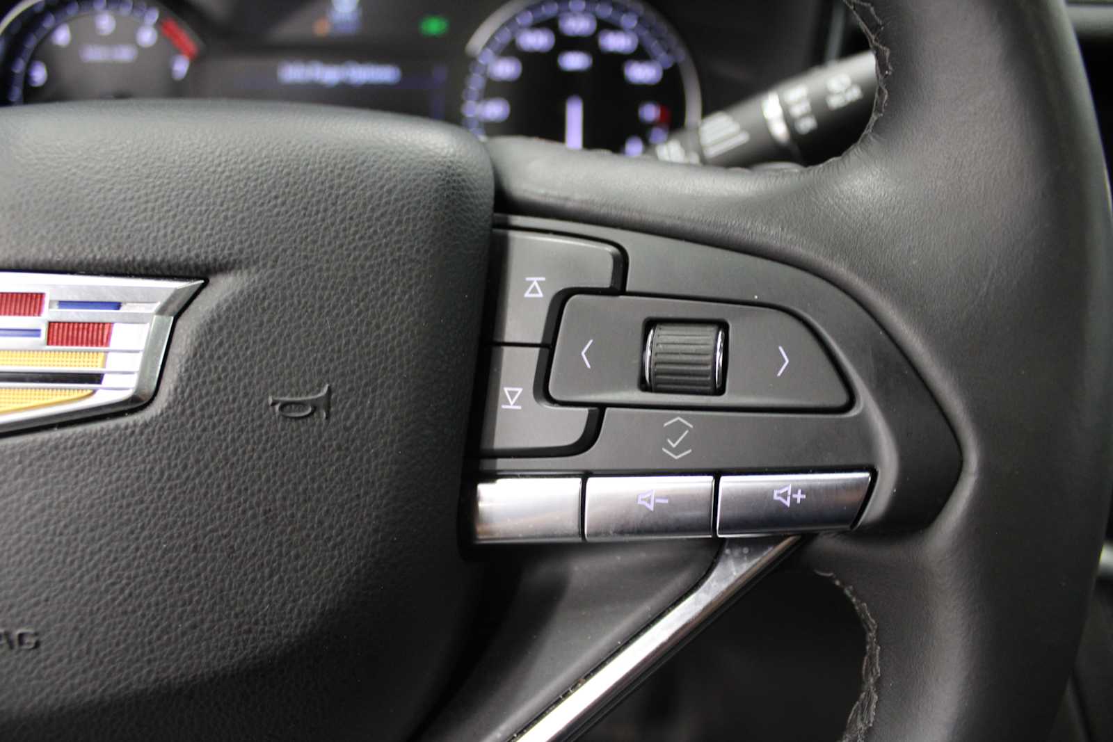 Vehicle image 25 of 46