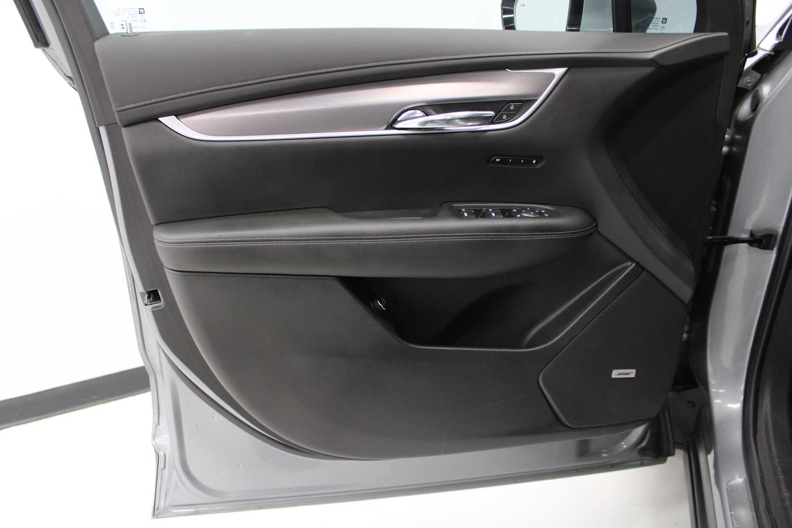 Vehicle image 15 of 46