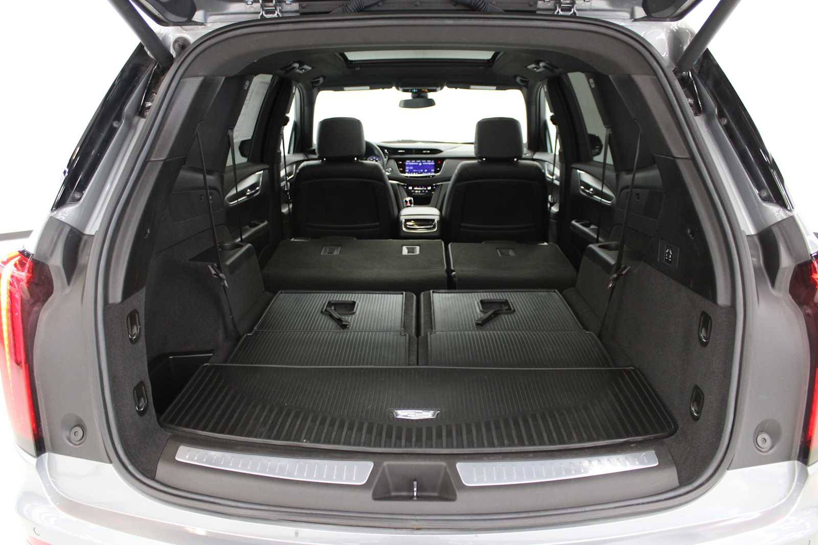 Vehicle image 11 of 46