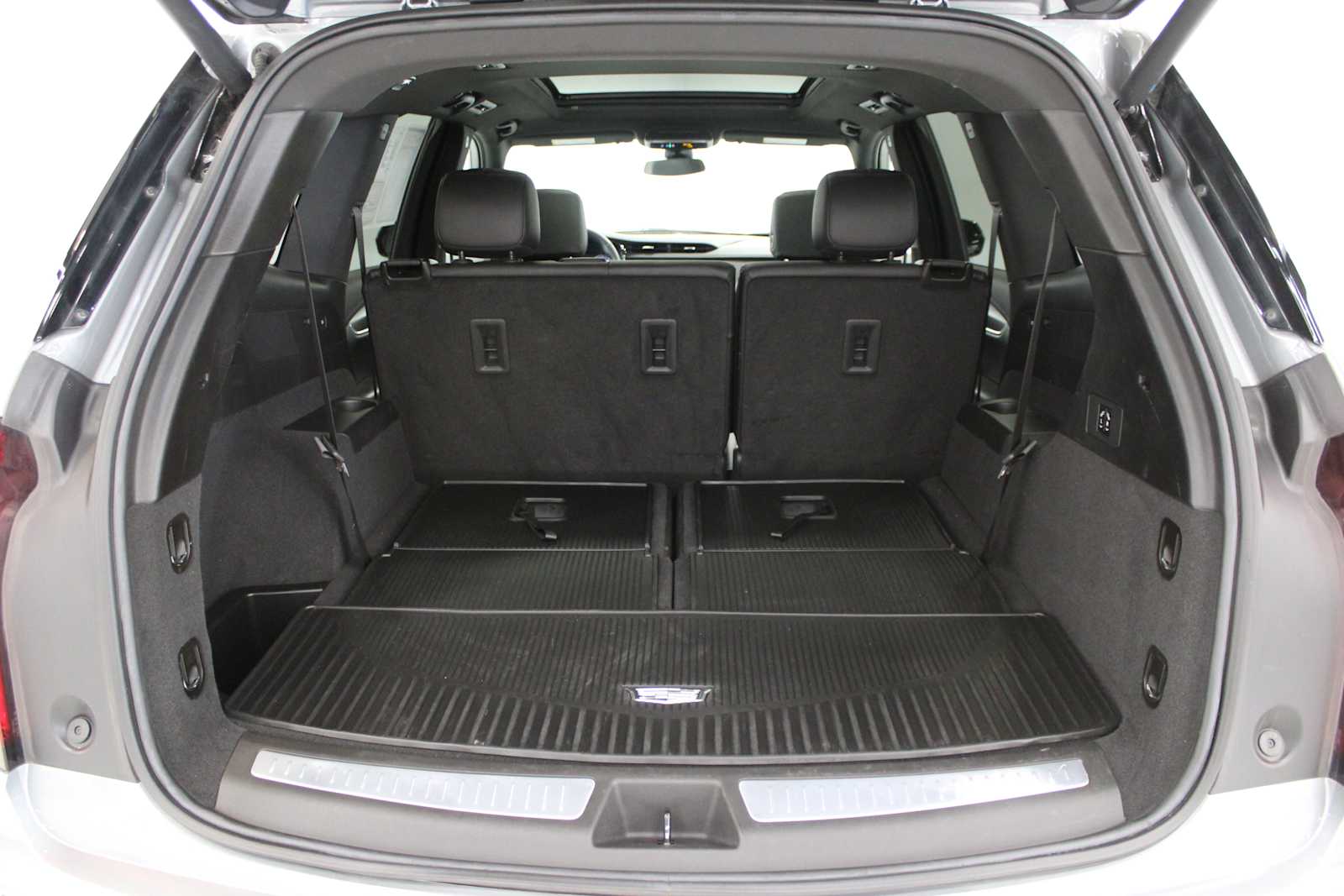 Vehicle image 10 of 46