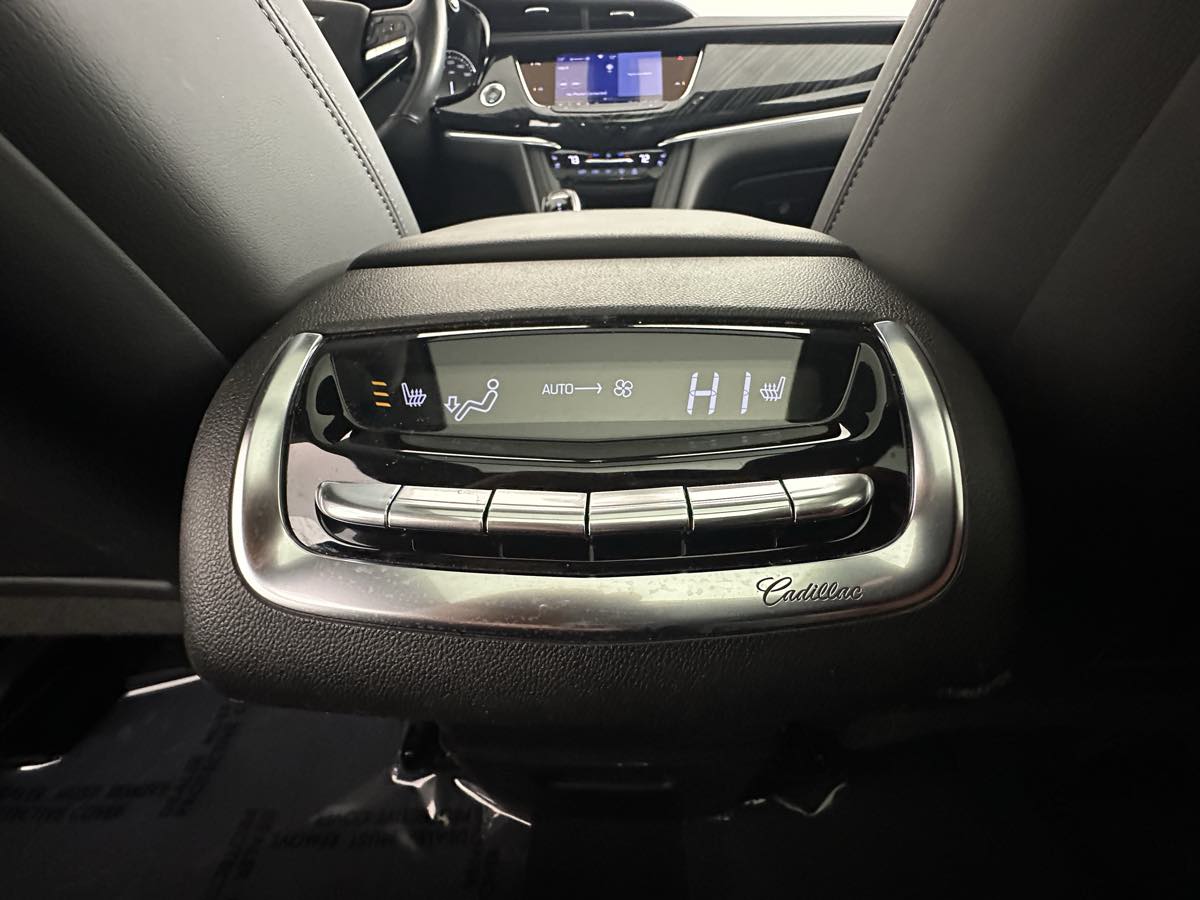 Vehicle image 27 of 45
