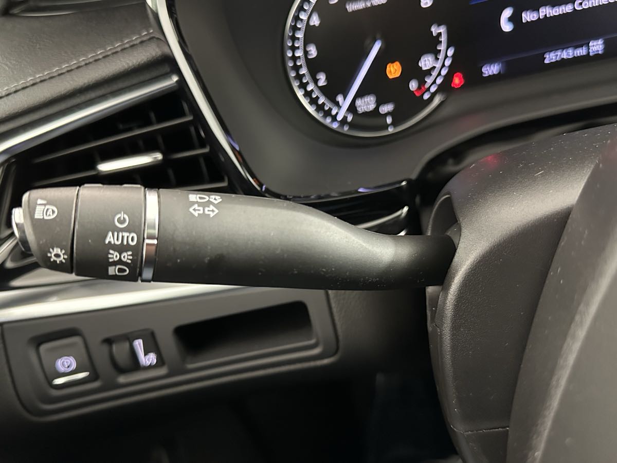 Vehicle image 32 of 45