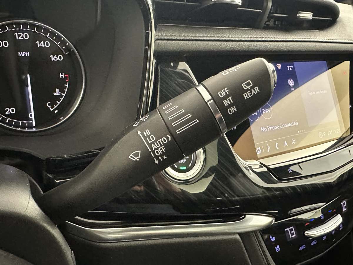 Vehicle image 33 of 45