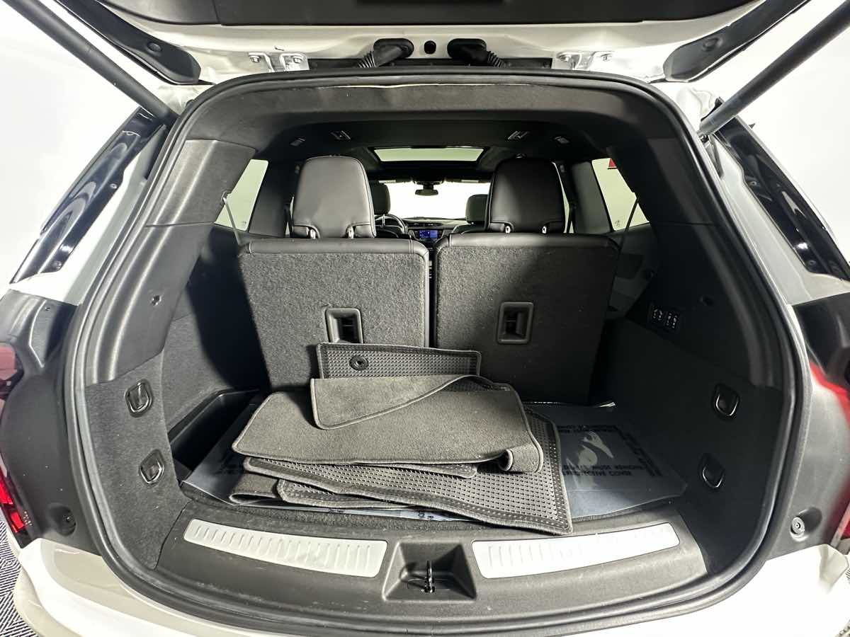 Vehicle image 17 of 45