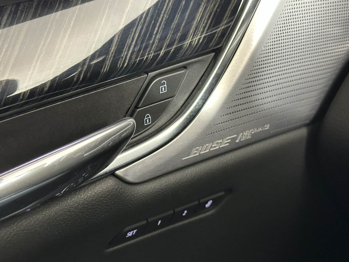 Vehicle image 43 of 45