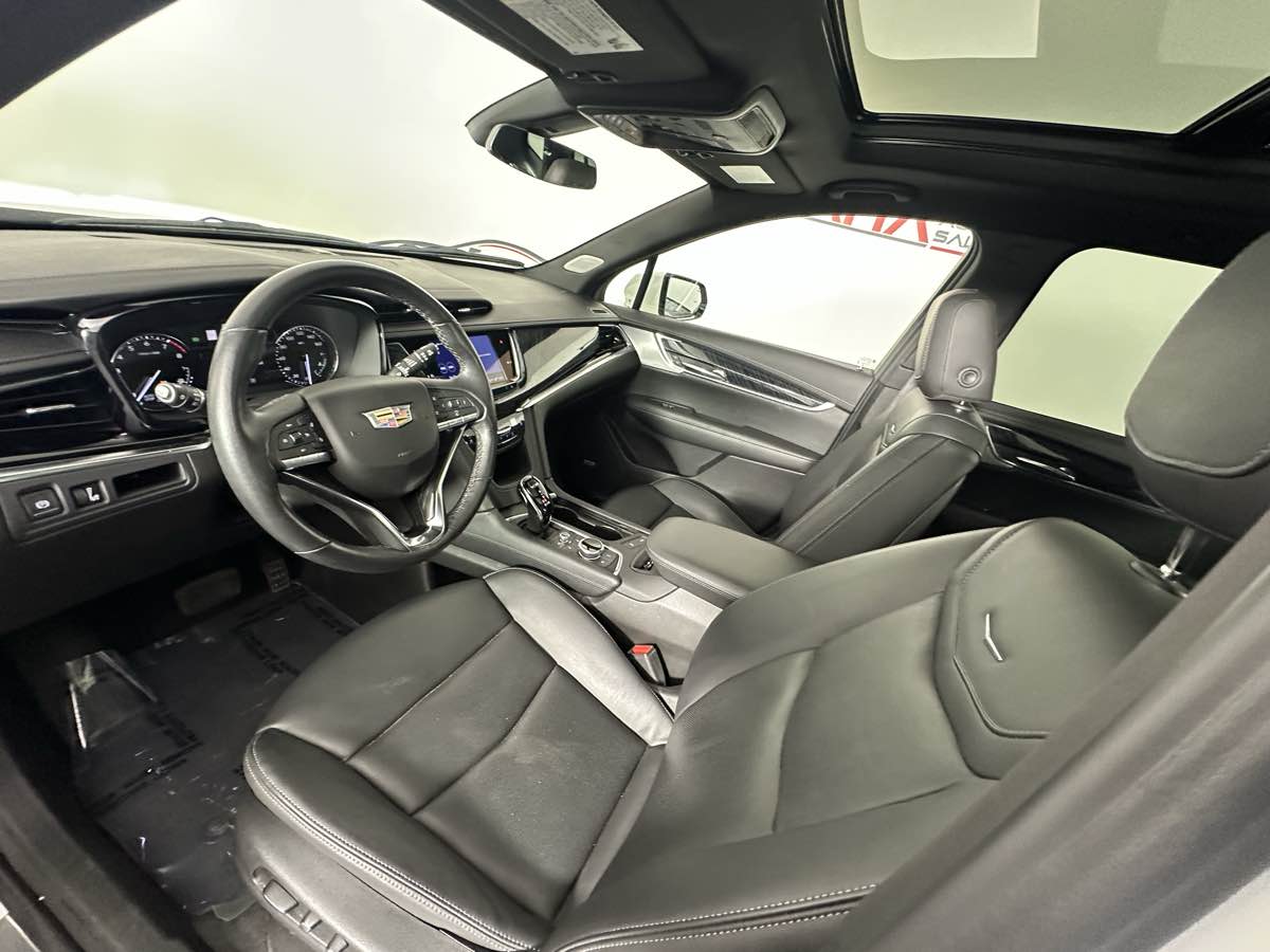 Vehicle image 19 of 45