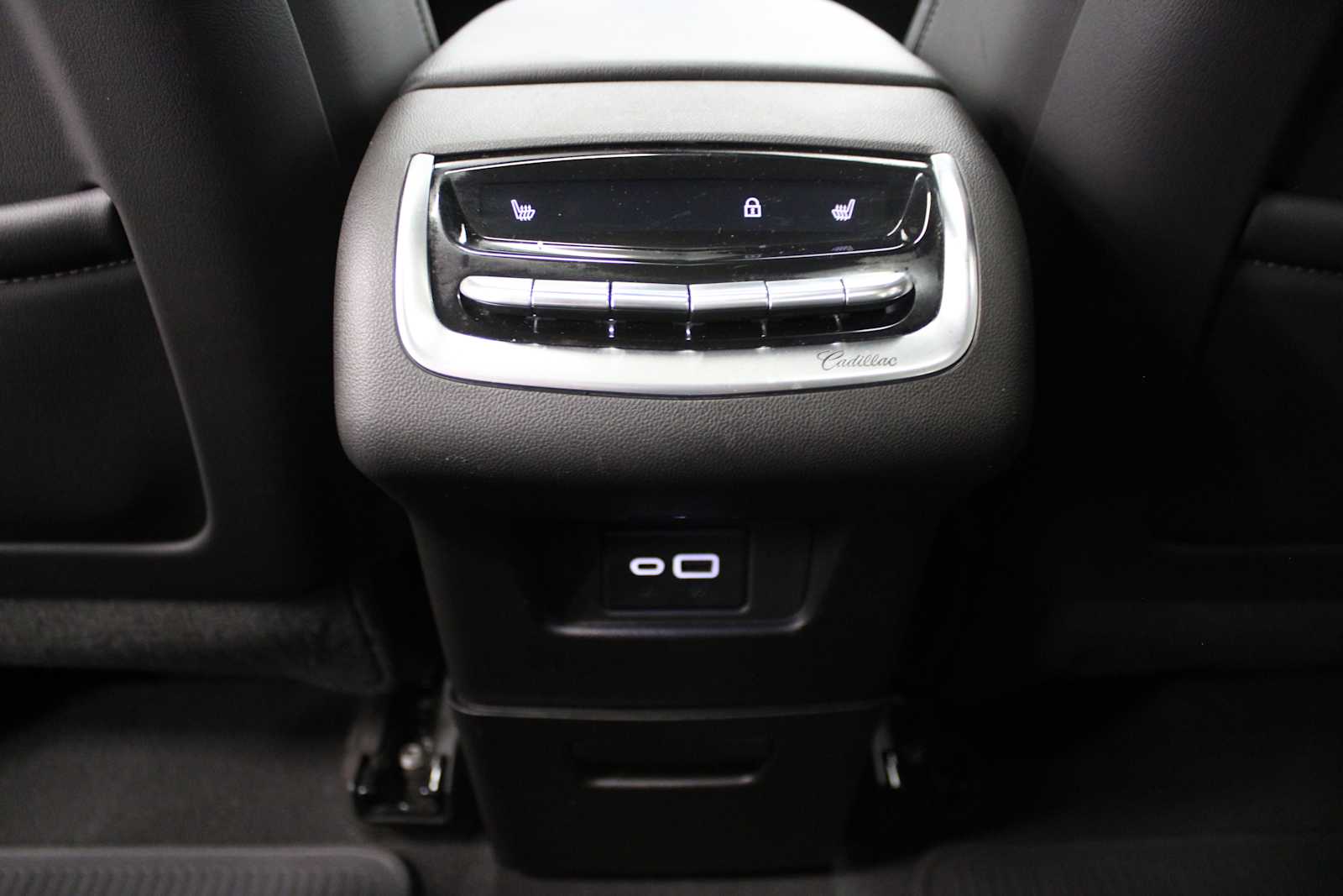 Vehicle image 33 of 47