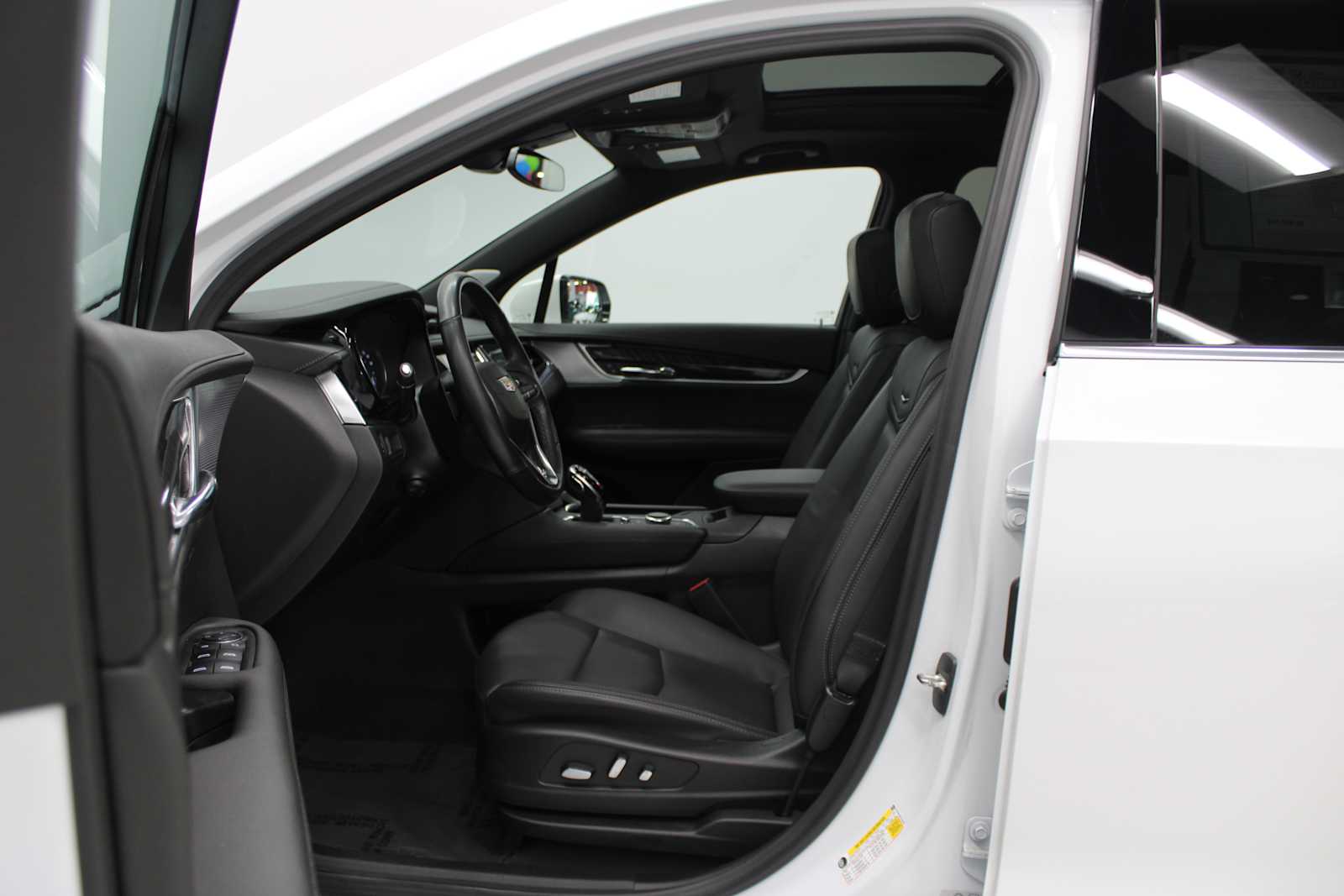 Vehicle image 14 of 47
