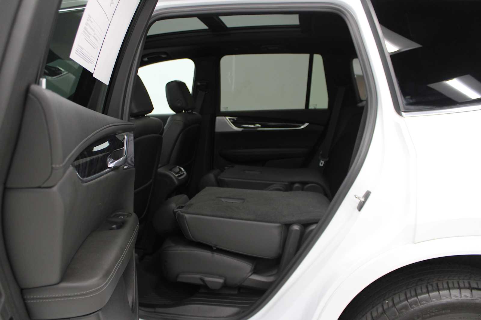 Vehicle image 42 of 47