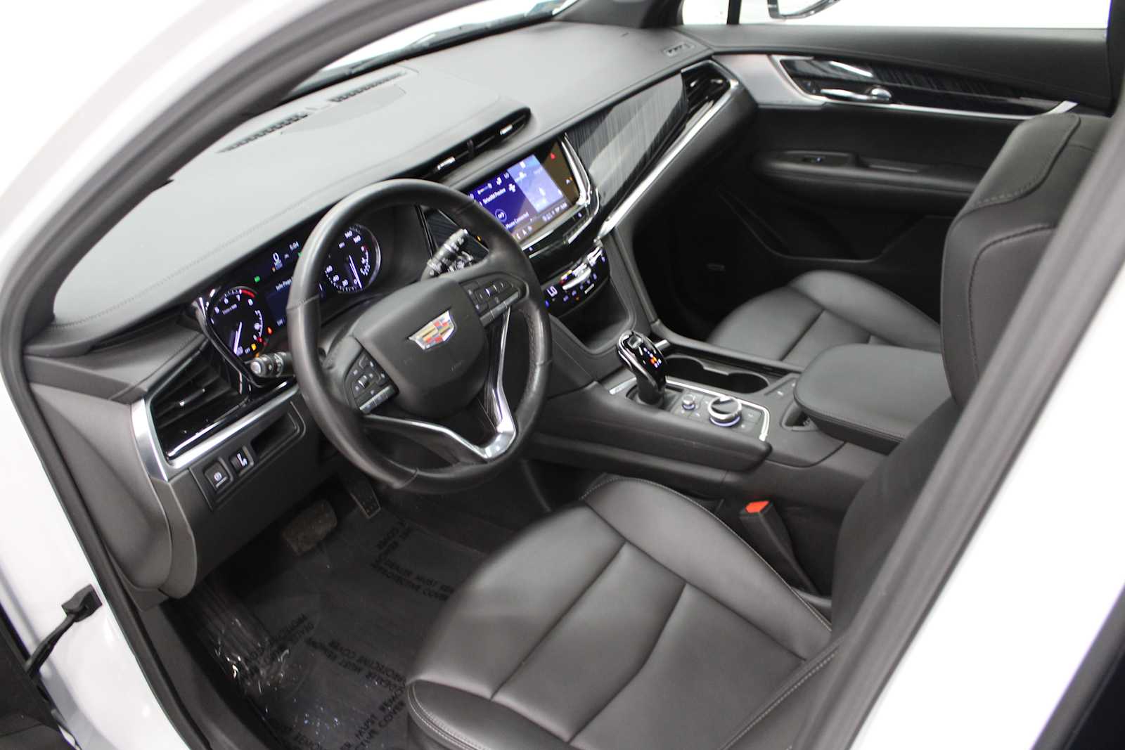 Vehicle image 18 of 47