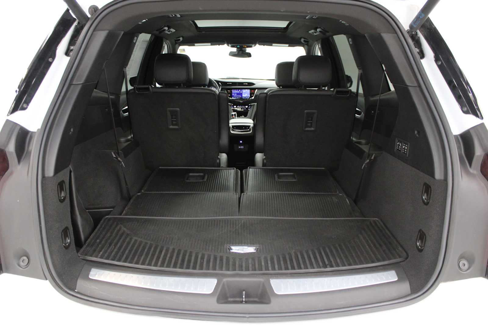 Vehicle image 8 of 47