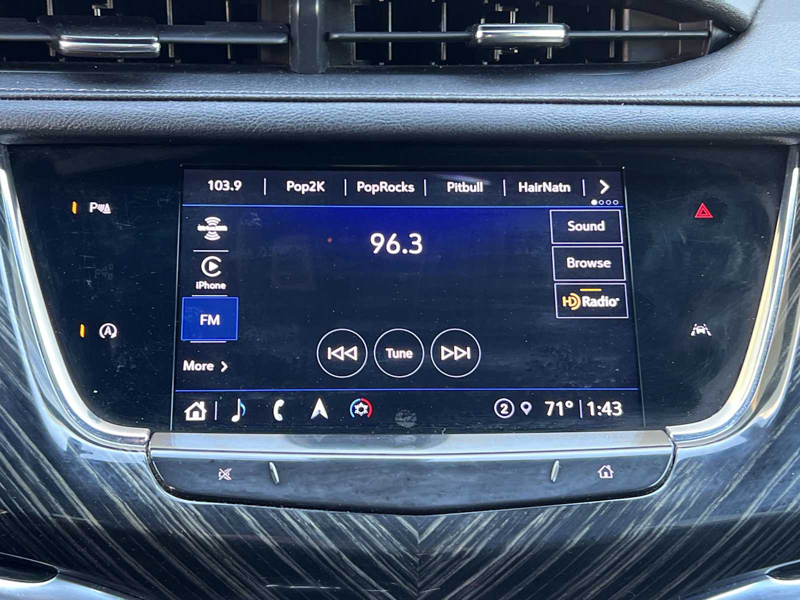 Vehicle image 22 of 36