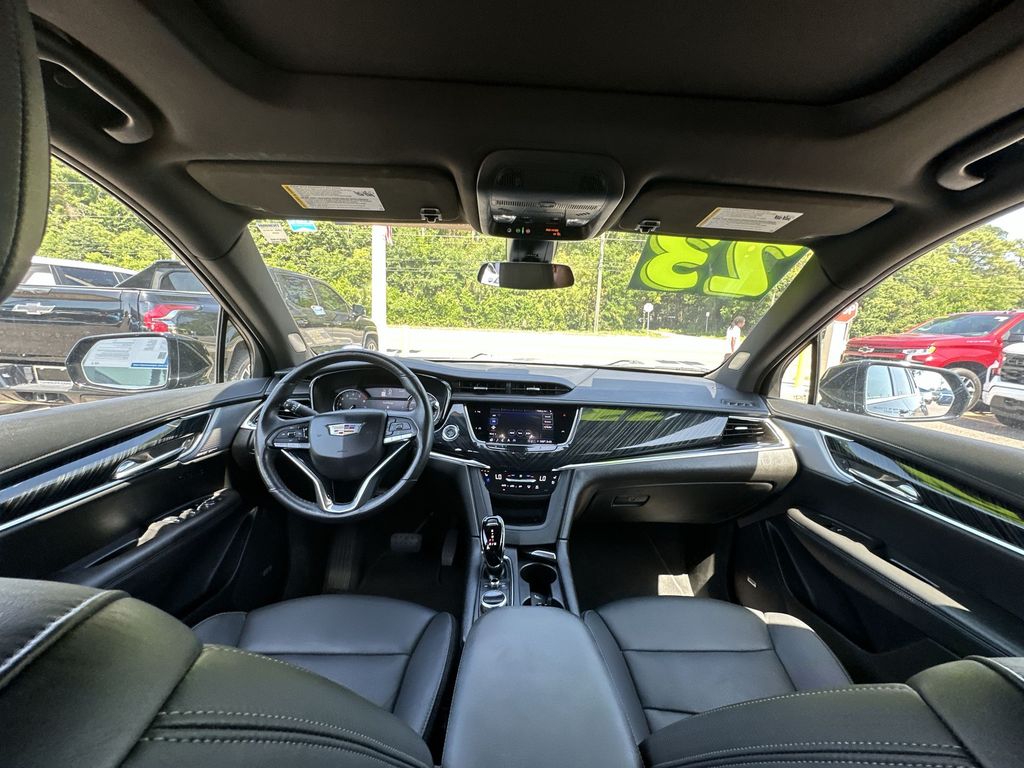 Vehicle image 18 of 33