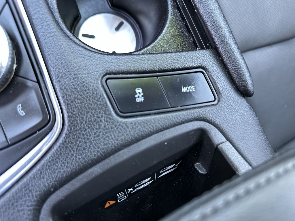 Vehicle image 29 of 33