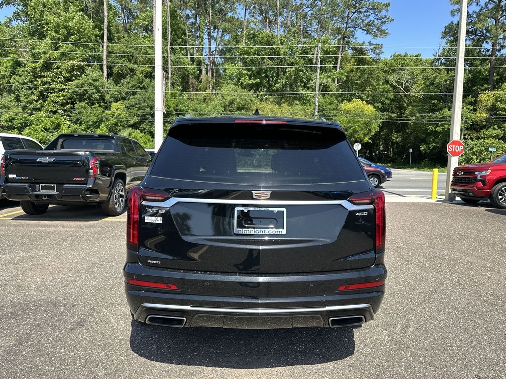 Vehicle image 17 of 33