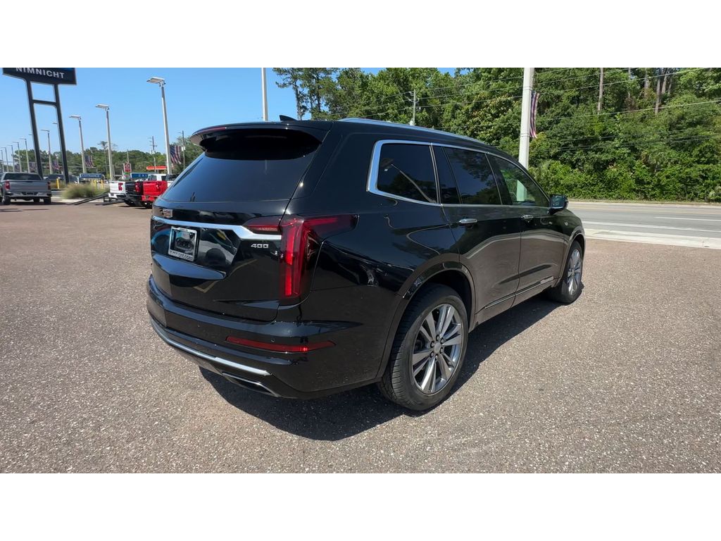 Vehicle image 9 of 33