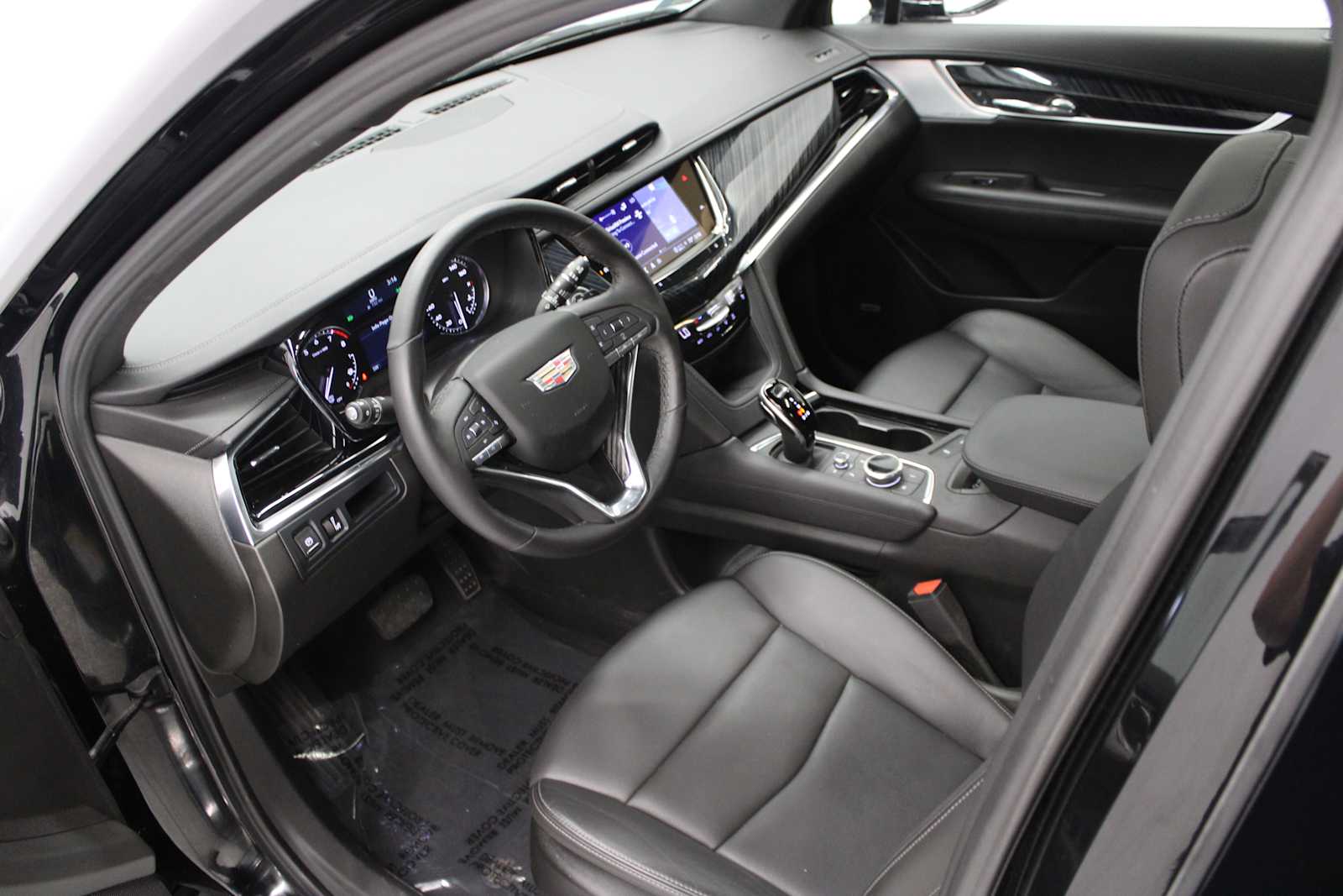 Vehicle image 18 of 48