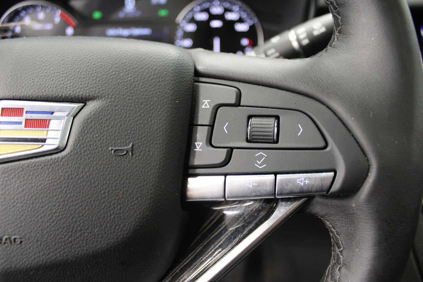 Vehicle image 25 of 48