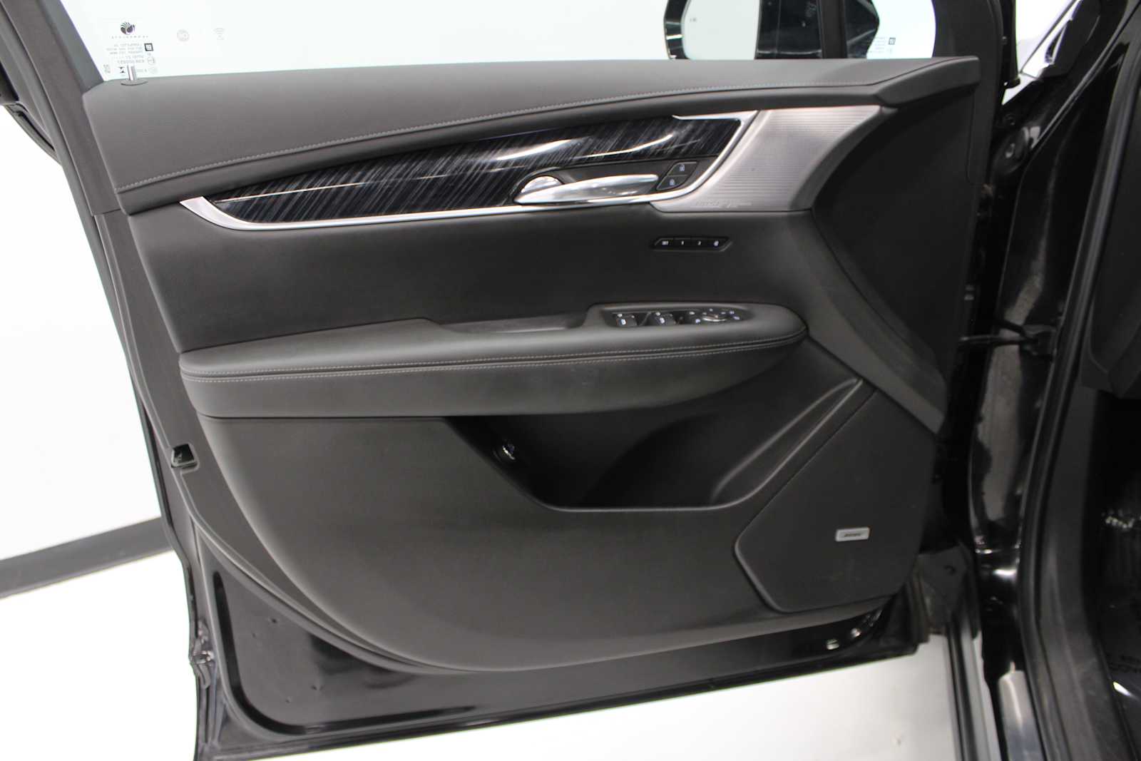 Vehicle image 15 of 48