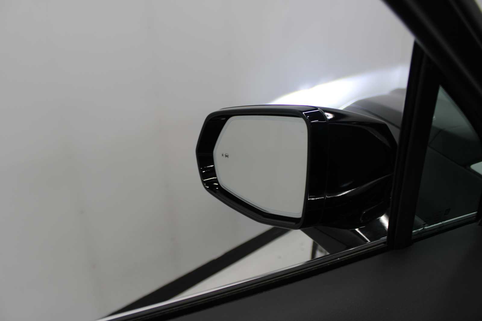Vehicle image 14 of 48