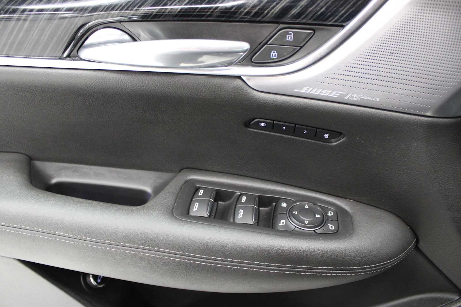 Vehicle image 16 of 48