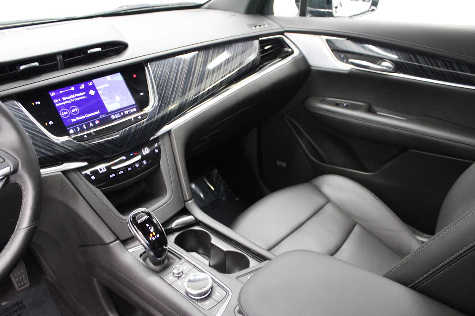 Vehicle image 27 of 48