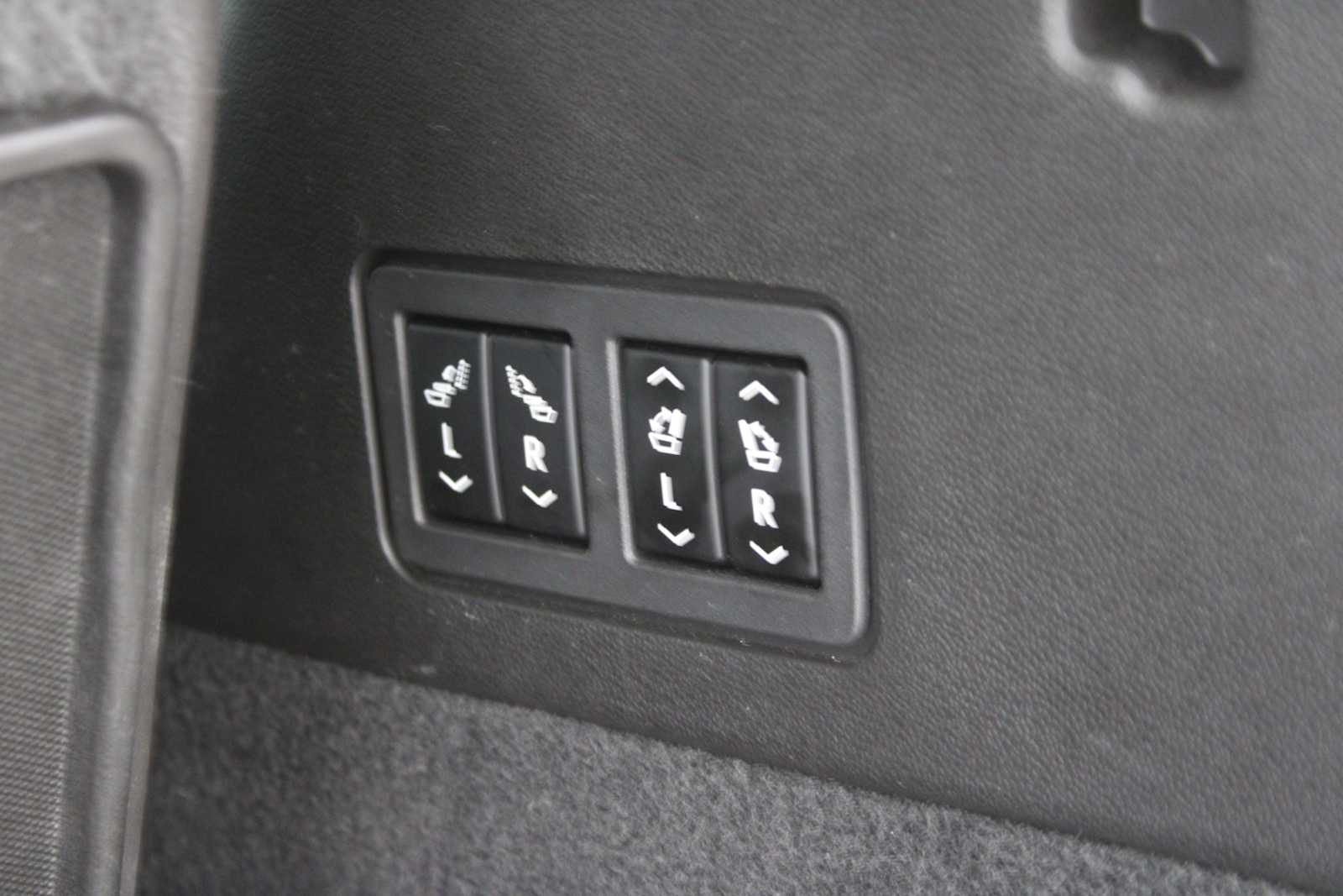 Vehicle image 9 of 48